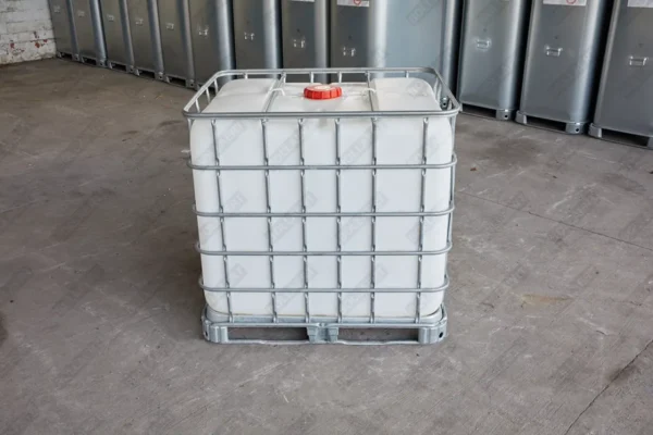 ibc-container-wit-1000L-gereinigd-pallet-metaal-detail-zijaanzicht.webp